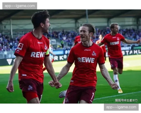 评论：赛季末段，保级队普遍采用五后卫阵型的战术逻辑与风险